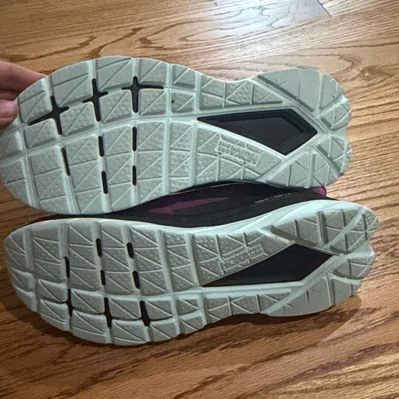 Hoka Women's Magenta Athletic Shoes Mach 4 size 10 - Picture 4 of 9